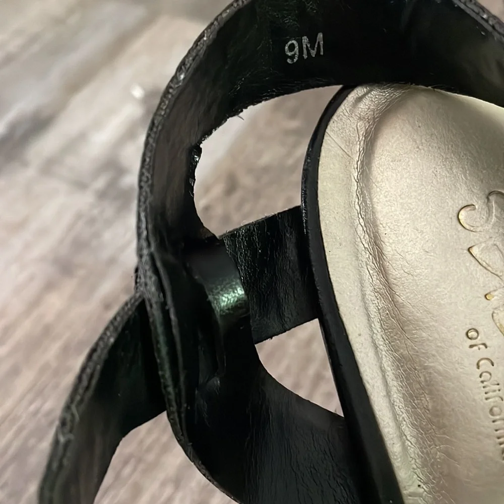 Sbicca black & gold platform sandals